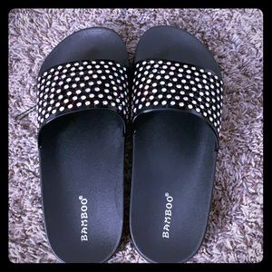 I’m selling these super cute rhinestone slides